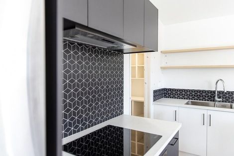 Photo of property in 135 Victoria Street, Cambridge, 3434