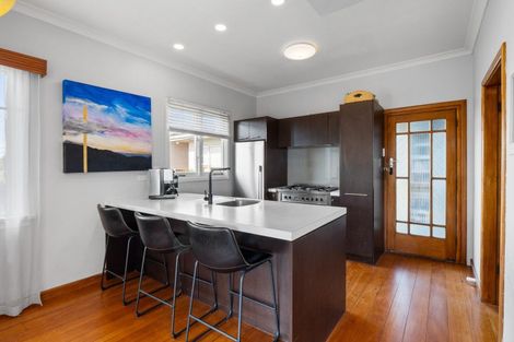 Photo of property in 14 Rimu Street, Strandon, New Plymouth, 4312