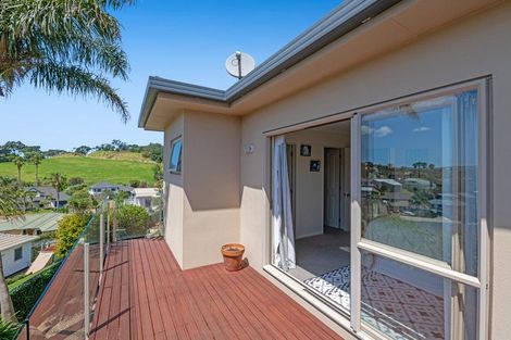 Photo of property in 57a Kestrel Heights, Arkles Bay, Whangaparaoa, 0932
