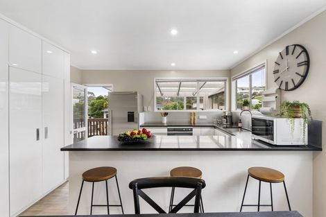 Photo of property in 8 Babington Place, Torbay, Auckland, 0630