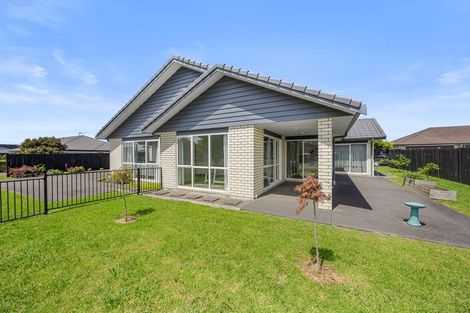 Photo of property in 8a Maple Lane, Huapai, Kumeu, 0810