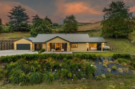 Photo of property in 4 Te Roera Drive, Taradale, Napier, 4112