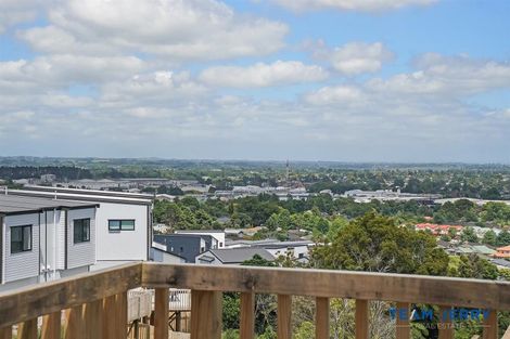 Photo of property in 1 Papauma Place, Papakura, 2110