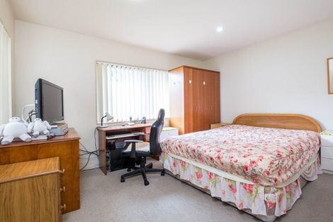 Photo of property in 3 Stroud Place, Henderson, Auckland, 0612