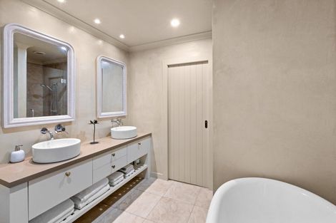 Photo of property in 99 Kent Terrace, Taradale, Napier, 4112