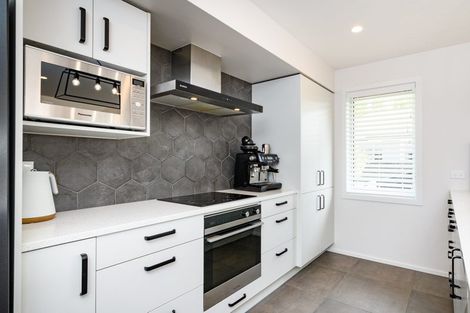 Photo of property in 1 Ivy Lane, Kelvin Grove, Palmerston North, 4414