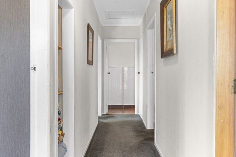 Photo of property in 71 Mountain Road, Sentry Hill, New Plymouth, 4373