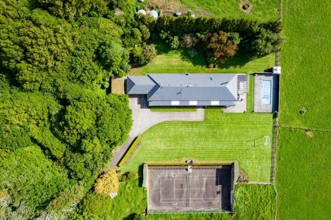 Photo of property in 80 Clearview Road, Lepperton, New Plymouth, 4373