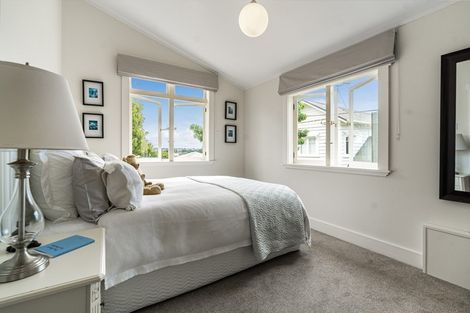 Photo of property in 1a Glen Road, Stanley Point, Auckland, 0624