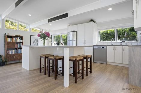 Photo of property in 21 Sunvue Road, Glen Eden, Auckland, 0602