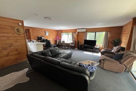 Photo of property in 1/7 Classic Grove, Bayview, Auckland, 0629