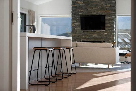 Photo of property in 4 Kinross Lane, Jacks Point, Queenstown, 9371