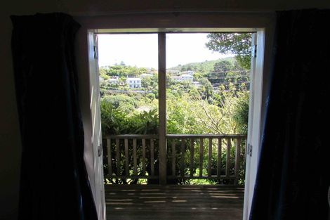Photo of property in 33 Creswick Terrace, Northland, Wellington, 6012