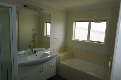 Photo of property in 4 Comber Place, Johnsonville, Wellington, 6037