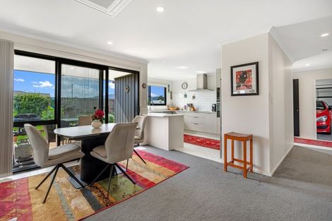 Photo of property in 4 Te Taniwha Road, One Tree Point, 0118