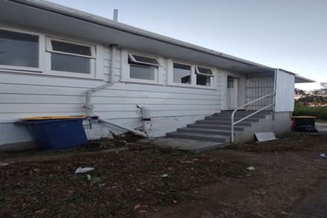 Photo of property in 392 Don Buck Road, Massey, Auckland, 0614