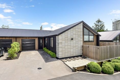 Photo of property in 103u2 Cambridge Road, Hillcrest, Hamilton, 3216