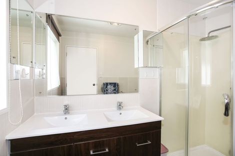 Photo of property in 17 Magnolia Drive, Waiuku, 2123
