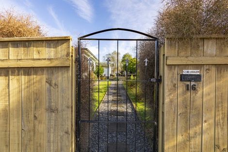 Photo of property in 16 Tavistock Road, Waipukurau, 4200