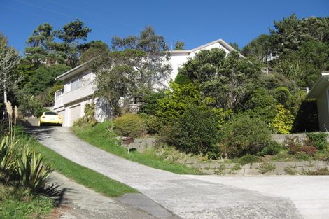 Photo of property in 33 Omega Street, Newlands, Wellington, 6037