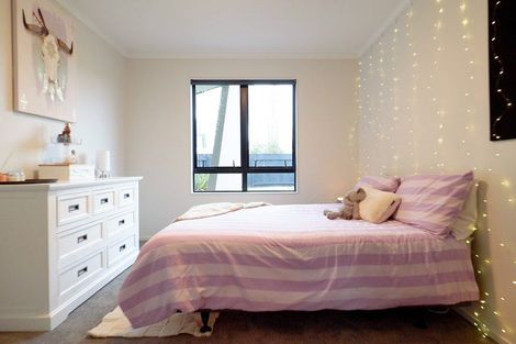 Photo of property in 24 Branigan Parade, Kelvin Grove, Palmerston North, 4414