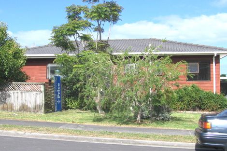 Photo of property in 2/14 Heathglen Place, Bayview, Auckland, 0629