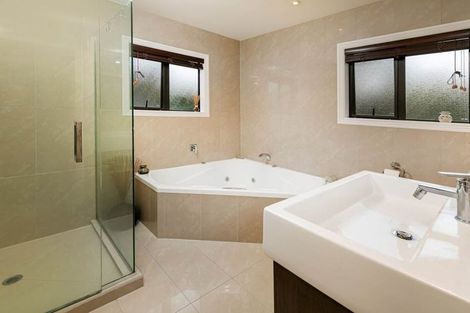 Photo of property in 13 Dressage Lane, Greenhithe, Auckland, 0632