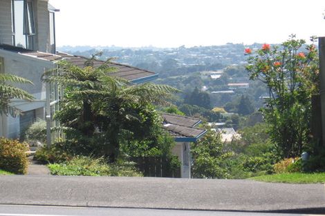 Photo of property in 2/139a Mokoia Road, Birkenhead, Auckland, 0626