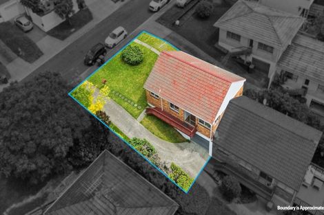 Photo of property in 1/34 Shanaway Rise, Hillcrest, Auckland, 0627
