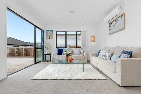 Photo of property in 28 Bushfield Drive, Flat Bush, Auckland, 2019