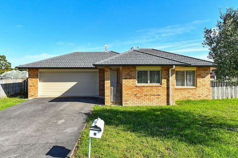 Photo of property in 1 Loughinisland Place, Weymouth, Auckland, 2103