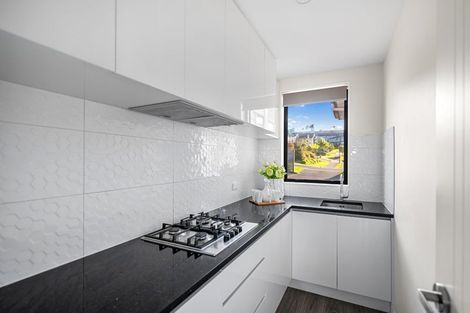 Photo of property in 14 Rathmullen Place, Pinehill, Auckland, 0632