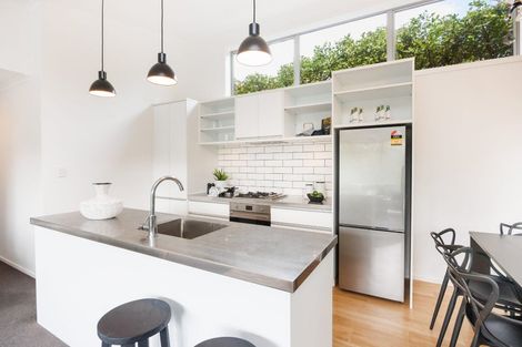 Photo of property in 16a Springdale Grove, Fitzherbert, Palmerston North, 4410