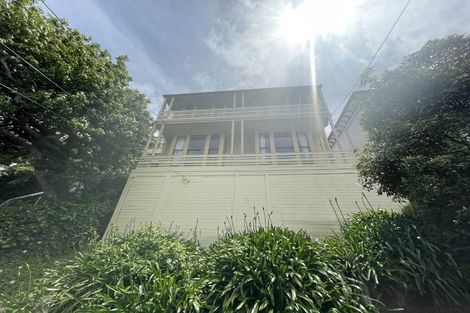 Photo of property in 1/18 Clifton Terrace, Kelburn, Wellington, 6012