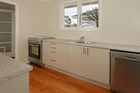 Photo of property in 13 Bedford Street, Te Atatu South, Auckland, 0610