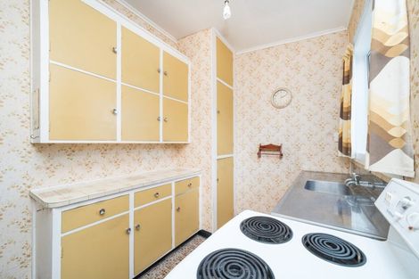 Photo of property in 94 Victoria Avenue, Palmerston North, 4410