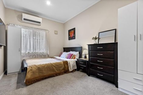 Photo of property in 21 Cinnabar Place, Westgate, Auckland, 0614