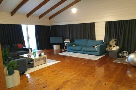 Photo of property in 85a Colwill Road, Massey, Auckland, 0614