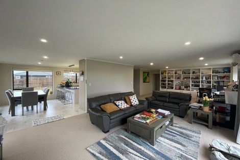 Photo of property in 20 Piharau Crescent, Hurdon, New Plymouth, 4310