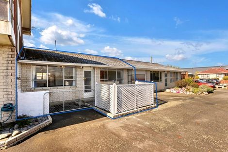 Photo of property in 2/52 Mortlake Street, Islington, Christchurch, 8042