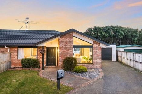 Photo of property in 39 Apple Terrace, Ranui, Porirua, 5024