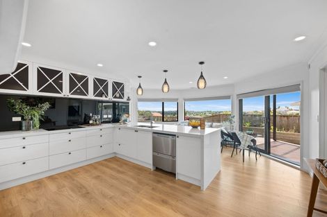 Photo of property in 216 Whitford Road, Shamrock Park, Auckland, 2016