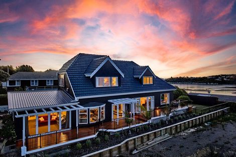 Photo of property in 53 Seaview Road, Paremata, Porirua, 5024