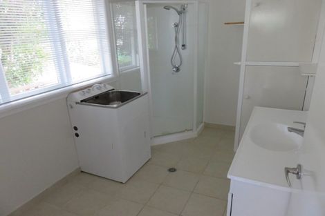 Photo of property in 1/12 Holiday Road, Stanmore Bay, Whangaparaoa, 0932