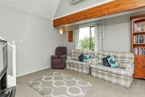Photo of property in 16 Sylvan Crescent, Te Atatu South, Auckland, 0610