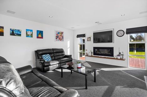 Photo of property in 22 Mercade Close, Stratford, 4332