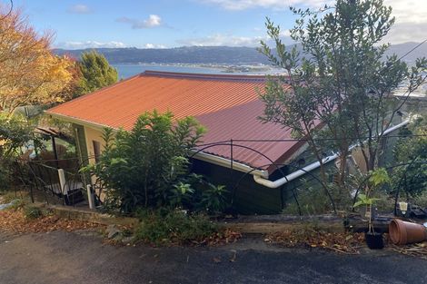 Photo of property in 21 Nikau Road, Point Howard, Lower Hutt, 5013