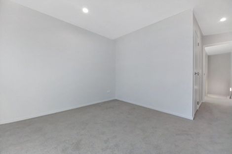 Photo of property in 2 Mikoikoi Crescent, Mangere Bridge, Auckland, 2022