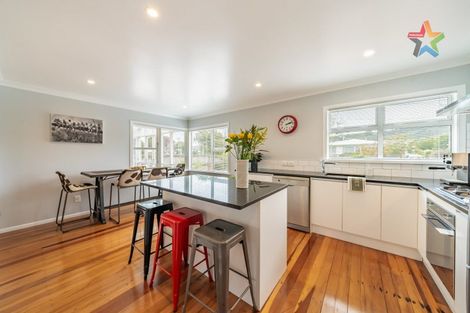 Photo of property in 7a Rosebank Avenue, Avalon, Lower Hutt, 5011