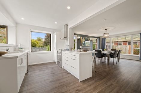 Photo of property in 16 Ilfracombe Place, Burnside, Christchurch, 8053